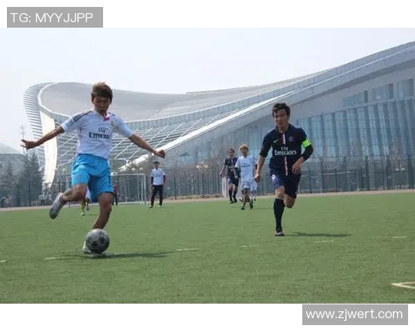 热爱足球的女学子：海因克斯的忠实粉丝即将迎接高考挑战